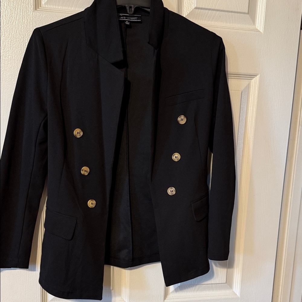 Chic Black Double-Breasted Women's Blazer